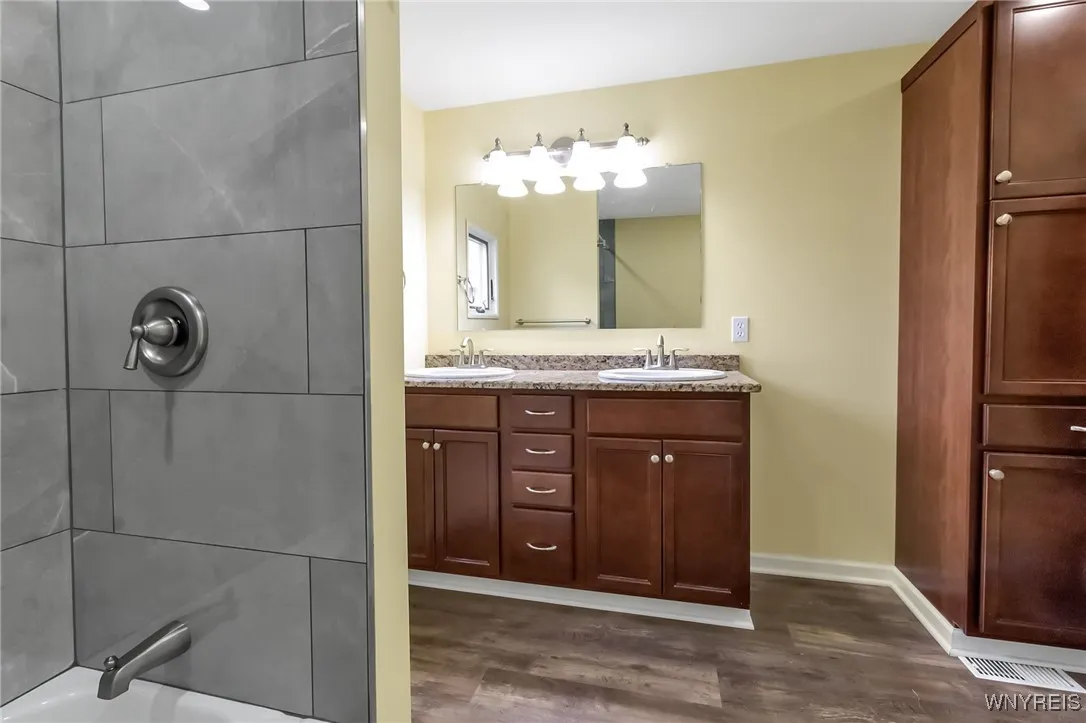 383 Birchwood Drive, Lockport Town, New York 14094, Lockport Town, New York 14094, 3 Bedrooms Bedrooms, 5 Rooms Rooms,Residential,For Sale,383 Birchwood Drive, Lockport Town, New York 14094,B1622138