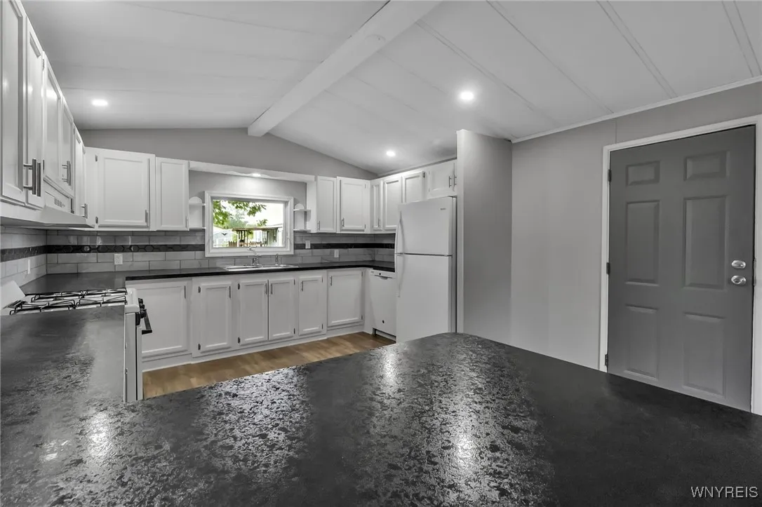 383 Birchwood Drive, Lockport Town, New York 14094, Lockport Town, New York 14094, 3 Bedrooms Bedrooms, 5 Rooms Rooms,Residential,For Sale,383 Birchwood Drive, Lockport Town, New York 14094,B1622138