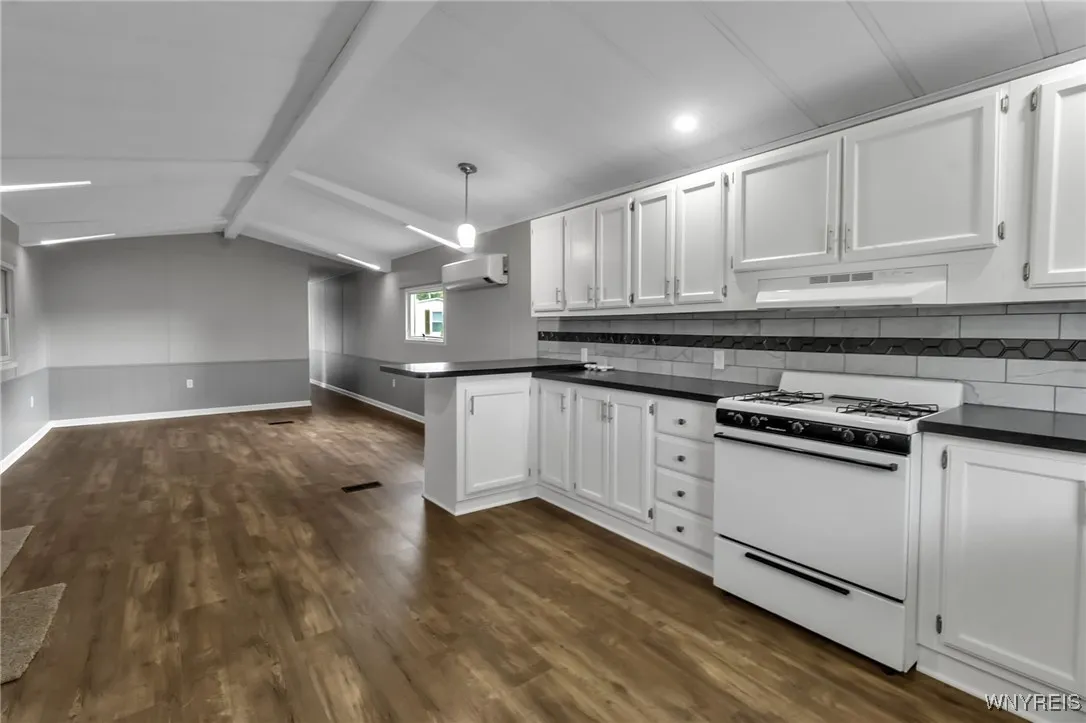 383 Birchwood Drive, Lockport Town, New York 14094, Lockport Town, New York 14094, 3 Bedrooms Bedrooms, 5 Rooms Rooms,Residential,For Sale,383 Birchwood Drive, Lockport Town, New York 14094,B1622138