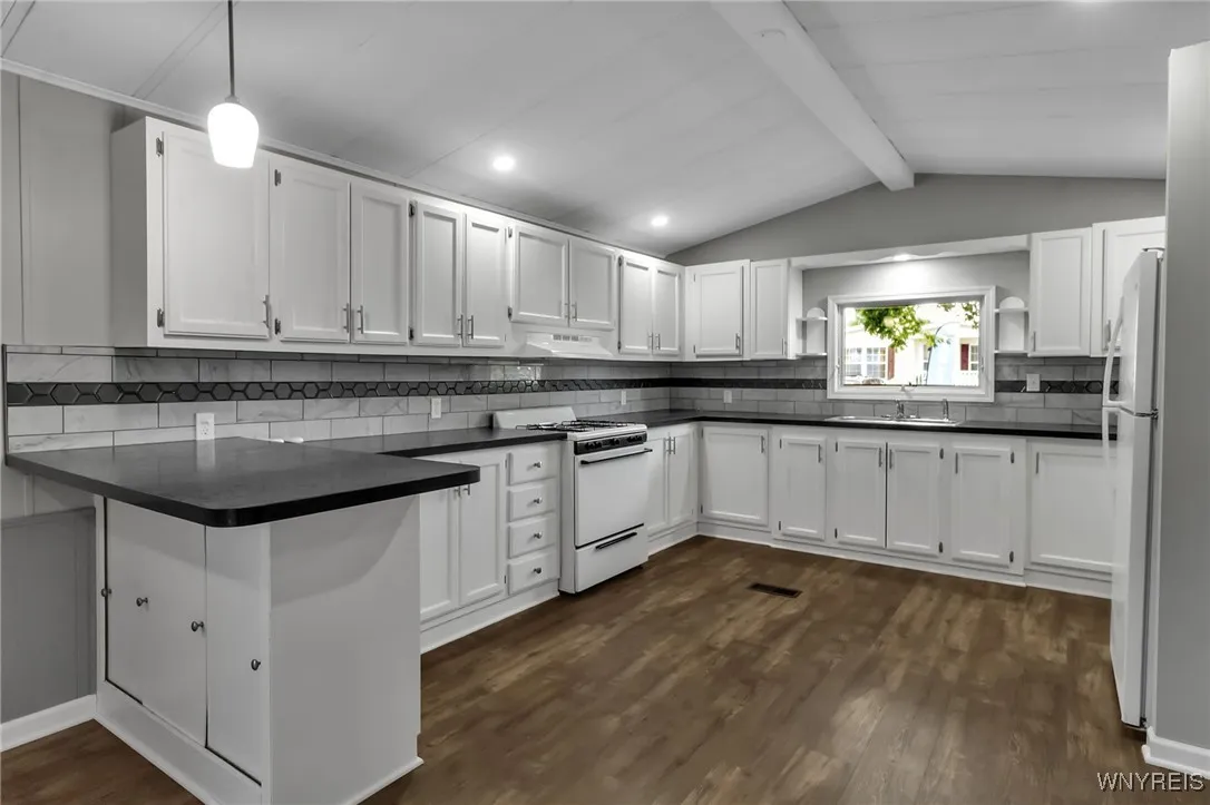 383 Birchwood Drive, Lockport Town, New York 14094, Lockport Town, New York 14094, 3 Bedrooms Bedrooms, 5 Rooms Rooms,Residential,For Sale,383 Birchwood Drive, Lockport Town, New York 14094,B1622138