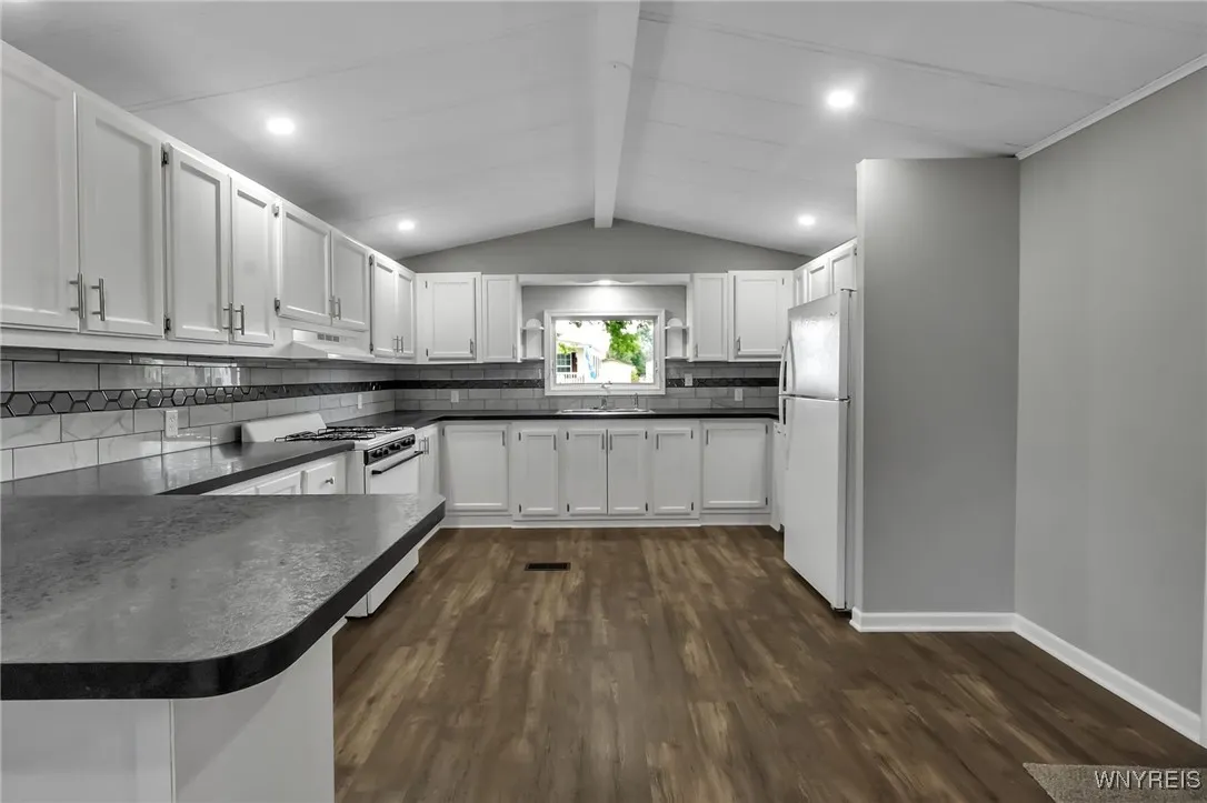 383 Birchwood Drive, Lockport Town, New York 14094, Lockport Town, New York 14094, 3 Bedrooms Bedrooms, 5 Rooms Rooms,Residential,For Sale,383 Birchwood Drive, Lockport Town, New York 14094,B1622138