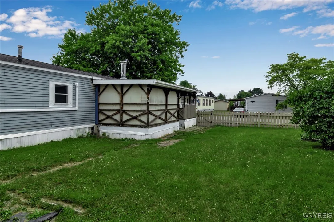 383 Birchwood Drive, Lockport Town, New York 14094, Lockport Town, New York 14094, 3 Bedrooms Bedrooms, 5 Rooms Rooms,Residential,For Sale,383 Birchwood Drive, Lockport Town, New York 14094,B1622138