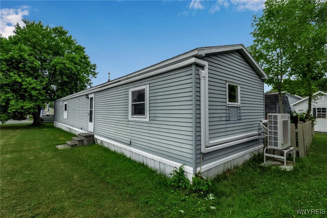 383 Birchwood Drive, Lockport Town, New York 14094, Lockport Town, New York 14094, 3 Bedrooms Bedrooms, 5 Rooms Rooms,Residential,For Sale,383 Birchwood Drive, Lockport Town, New York 14094,B1622138