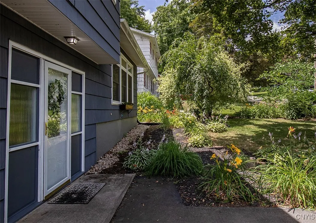 112 Haverhill Drive, Dewitt, New York 13214, De Witt, New York 13214, 4 Bedrooms Bedrooms, 9 Rooms Rooms,2 BathroomsBathrooms,Residential,For Sale,112 Haverhill Drive, Dewitt, New York 13214,S1622019