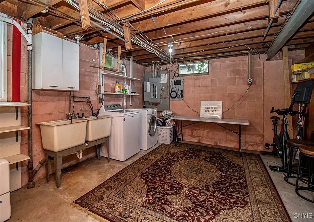 112 Haverhill Drive, Dewitt, New York 13214, De Witt, New York 13214, 4 Bedrooms Bedrooms, 9 Rooms Rooms,2 BathroomsBathrooms,Residential,For Sale,112 Haverhill Drive, Dewitt, New York 13214,S1622019
