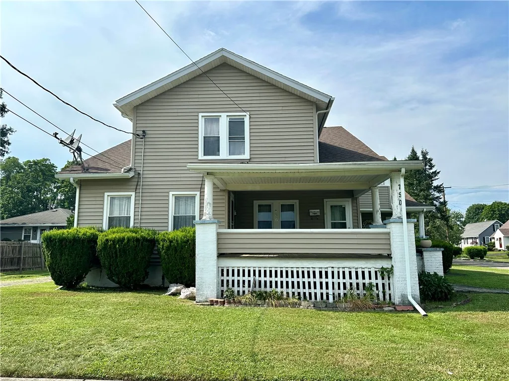 750 Reservoir Street, Elmira City, New York 14905, Elmira City, New York 14905, 5 Bedrooms Bedrooms, ,2 BathroomsBathrooms,Residential,For Sale,750 Reservoir Street, Elmira City, New York 14905,R1622151