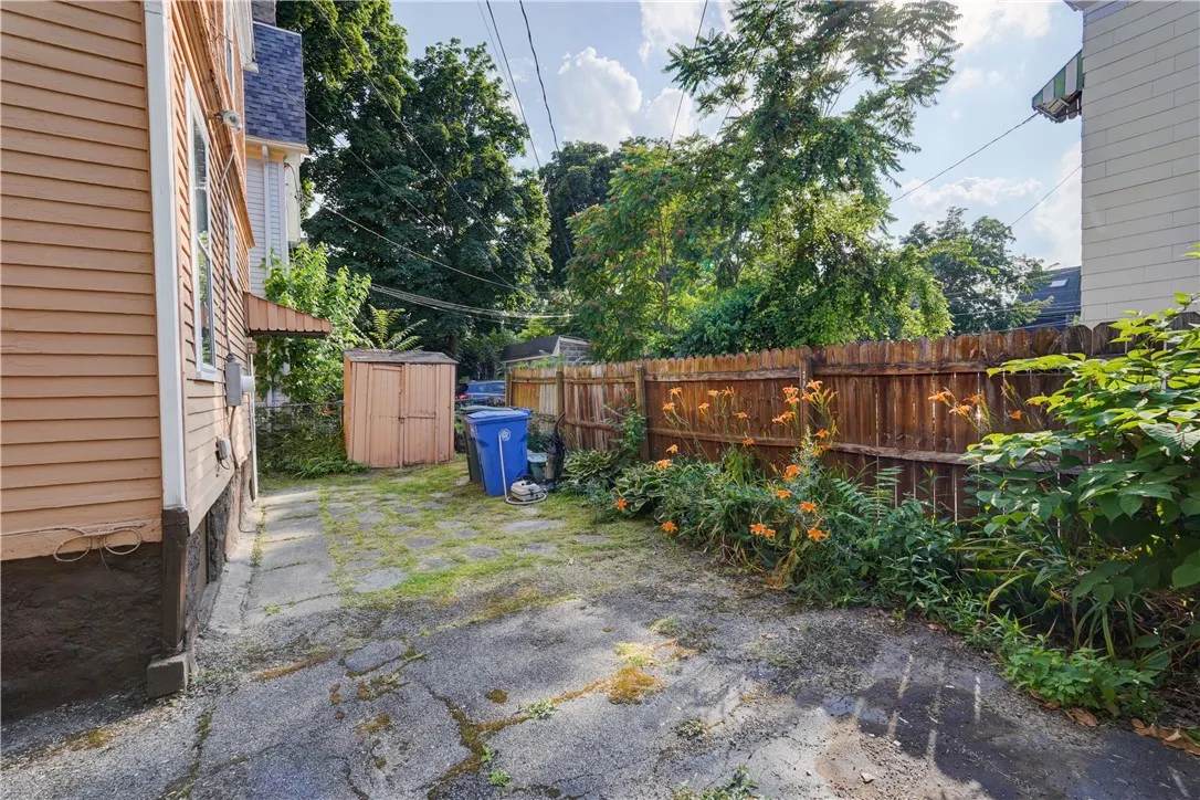 121 Merriman Street, Rochester, New York 14607, Rochester, New York 14607, 5 Bedrooms Bedrooms, 10 Rooms Rooms,2 BathroomsBathrooms,Residential,For Sale,121 Merriman Street, Rochester, New York 14607,R1621065