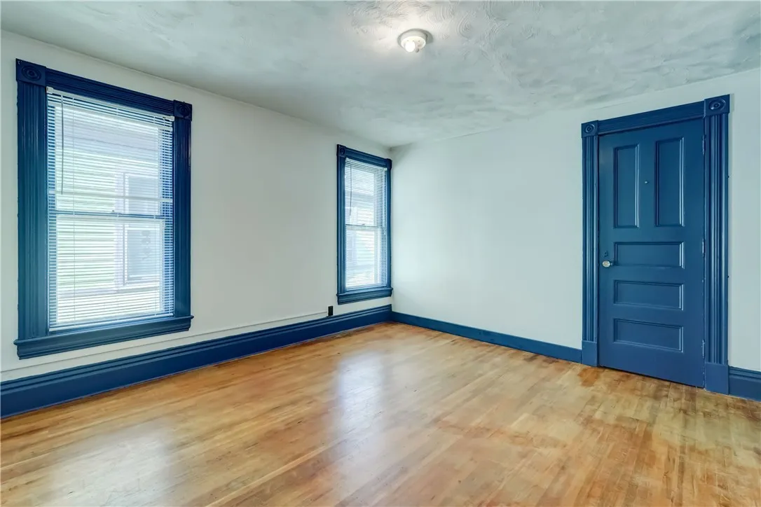 121 Merriman Street, Rochester, New York 14607, Rochester, New York 14607, 5 Bedrooms Bedrooms, 10 Rooms Rooms,2 BathroomsBathrooms,Residential,For Sale,121 Merriman Street, Rochester, New York 14607,R1621065