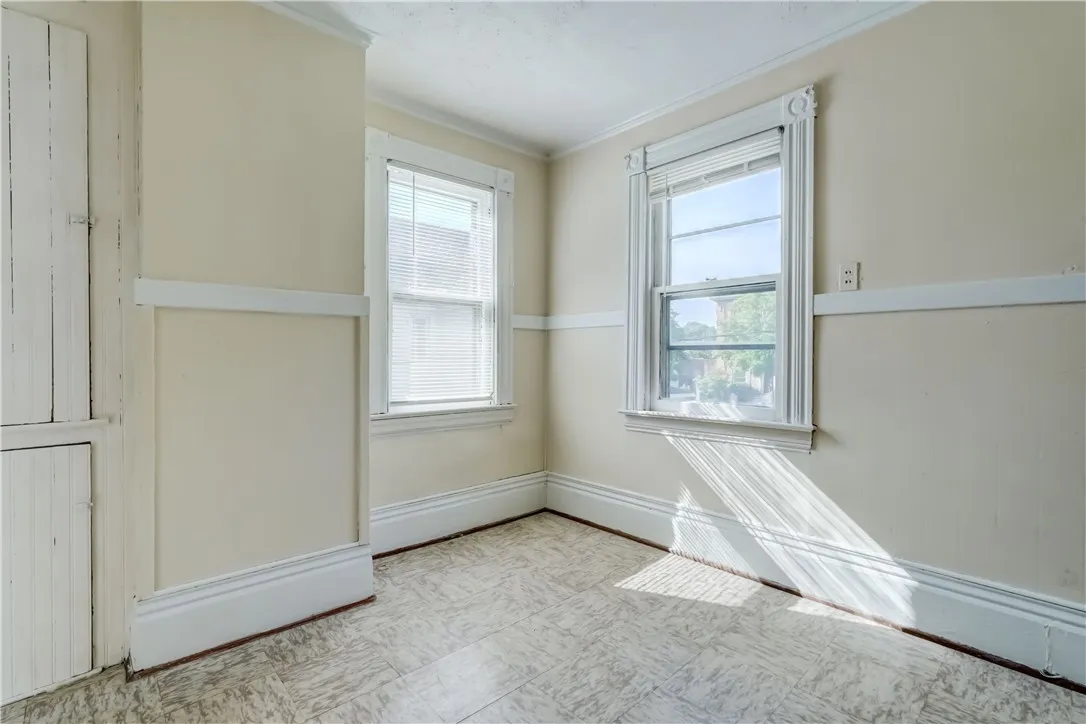 121 Merriman Street, Rochester, New York 14607, Rochester, New York 14607, 5 Bedrooms Bedrooms, 10 Rooms Rooms,2 BathroomsBathrooms,Residential,For Sale,121 Merriman Street, Rochester, New York 14607,R1621065