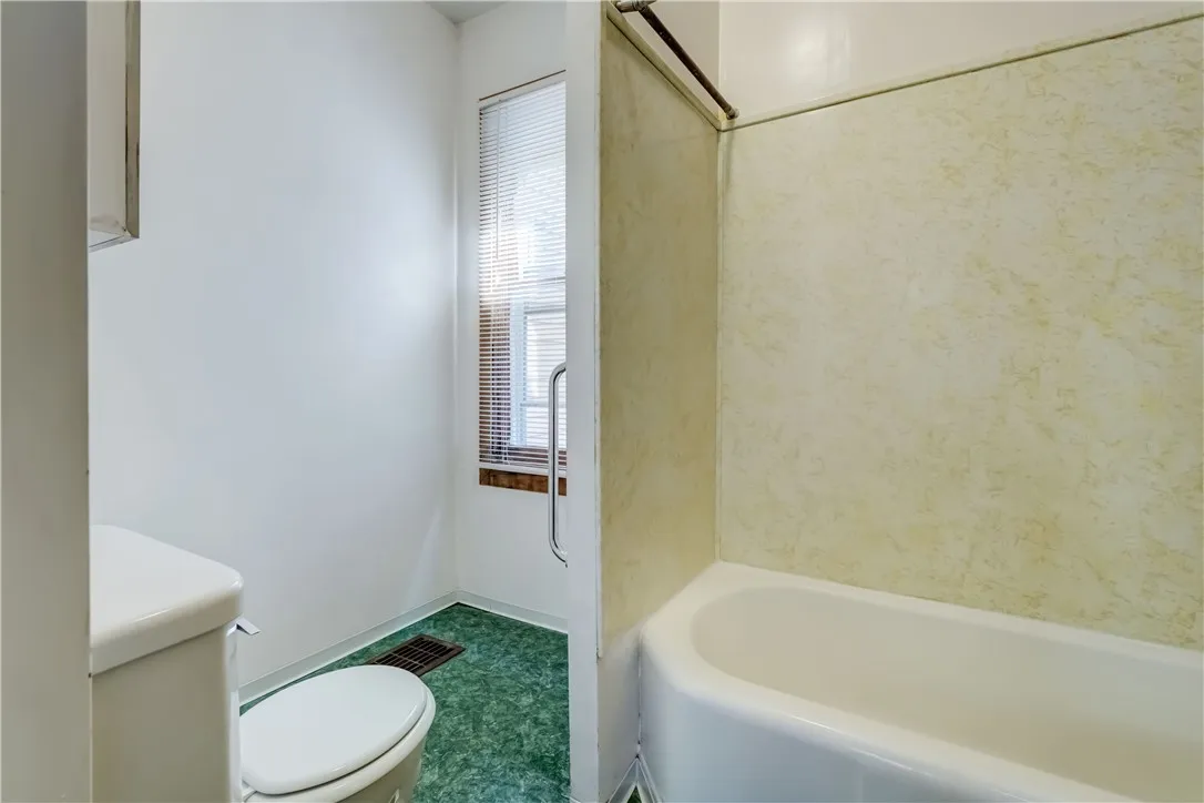 121 Merriman Street, Rochester, New York 14607, Rochester, New York 14607, 5 Bedrooms Bedrooms, 10 Rooms Rooms,2 BathroomsBathrooms,Residential,For Sale,121 Merriman Street, Rochester, New York 14607,R1621065