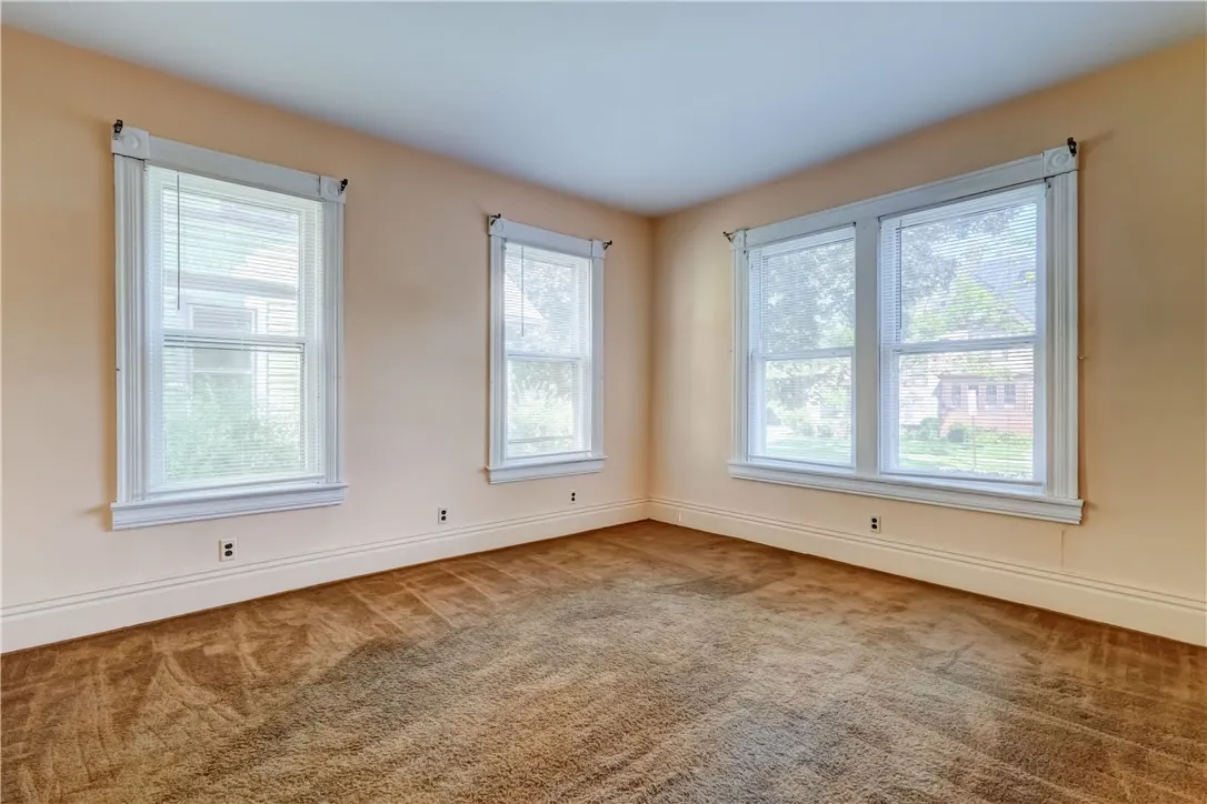 121 Merriman Street, Rochester, New York 14607, Rochester, New York 14607, 5 Bedrooms Bedrooms, 10 Rooms Rooms,2 BathroomsBathrooms,Residential,For Sale,121 Merriman Street, Rochester, New York 14607,R1621065