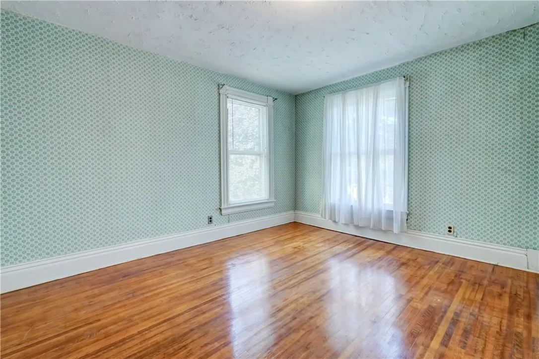 121 Merriman Street, Rochester, New York 14607, Rochester, New York 14607, 5 Bedrooms Bedrooms, 10 Rooms Rooms,2 BathroomsBathrooms,Residential,For Sale,121 Merriman Street, Rochester, New York 14607,R1621065
