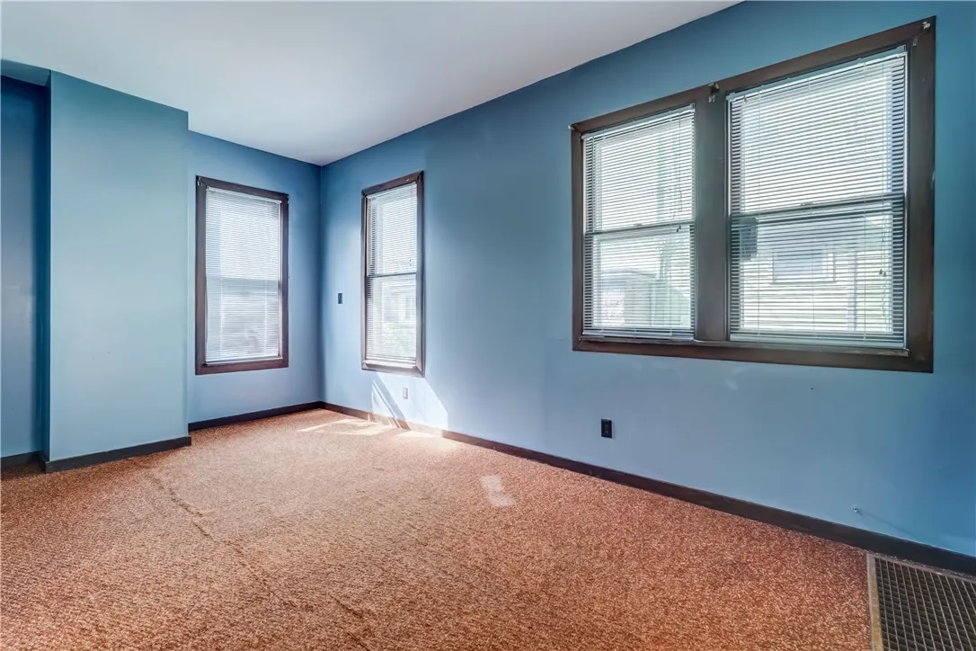 121 Merriman Street, Rochester, New York 14607, Rochester, New York 14607, 5 Bedrooms Bedrooms, 10 Rooms Rooms,2 BathroomsBathrooms,Residential,For Sale,121 Merriman Street, Rochester, New York 14607,R1621065
