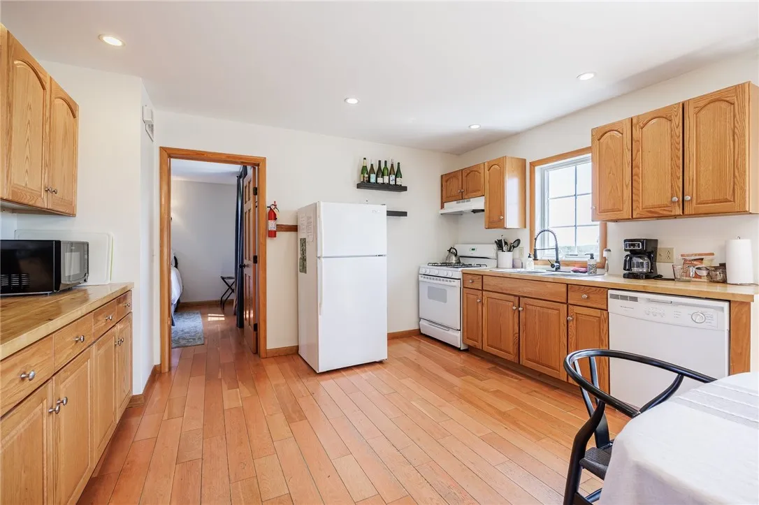 444 Armstrong Road, Geneva Town, New York 14456, Geneva Town, New York 14456, 2 Bedrooms Bedrooms, 6 Rooms Rooms,3 BathroomsBathrooms,Residential,For Sale,444 Armstrong Road, Geneva Town, New York 14456,0,R1622132