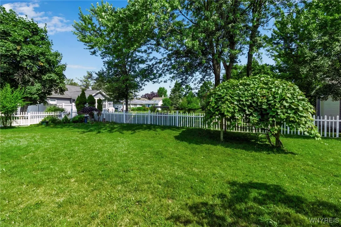 198 Hickory Hill Road, Amherst, New York 14221, Amherst, New York 14221, 2 Bedrooms Bedrooms, 7 Rooms Rooms,2 BathroomsBathrooms,Residential,For Sale,198 Hickory Hill Road, Amherst, New York 14221,B1620339