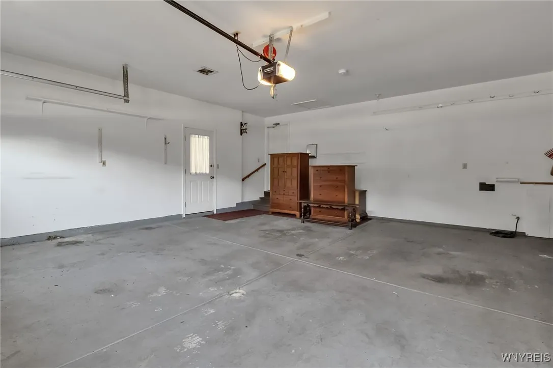 198 Hickory Hill Road, Amherst, New York 14221, Amherst, New York 14221, 2 Bedrooms Bedrooms, 7 Rooms Rooms,2 BathroomsBathrooms,Residential,For Sale,198 Hickory Hill Road, Amherst, New York 14221,B1620339