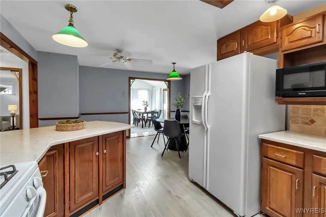198 Hickory Hill Road, Amherst, New York 14221, Amherst, New York 14221, 2 Bedrooms Bedrooms, 7 Rooms Rooms,2 BathroomsBathrooms,Residential,For Sale,198 Hickory Hill Road, Amherst, New York 14221,B1620339