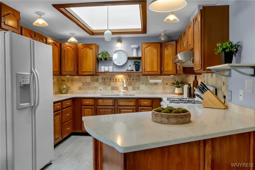 198 Hickory Hill Road, Amherst, New York 14221, Amherst, New York 14221, 2 Bedrooms Bedrooms, 7 Rooms Rooms,2 BathroomsBathrooms,Residential,For Sale,198 Hickory Hill Road, Amherst, New York 14221,B1620339