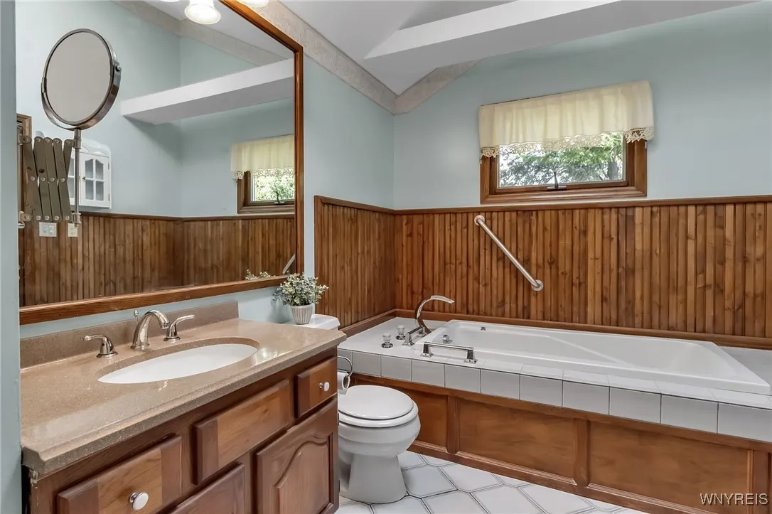 198 Hickory Hill Road, Amherst, New York 14221, Amherst, New York 14221, 2 Bedrooms Bedrooms, 7 Rooms Rooms,2 BathroomsBathrooms,Residential,For Sale,198 Hickory Hill Road, Amherst, New York 14221,B1620339