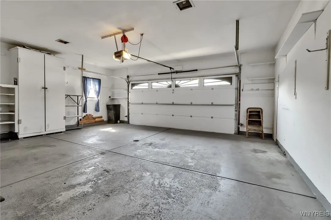 198 Hickory Hill Road, Amherst, New York 14221, Amherst, New York 14221, 2 Bedrooms Bedrooms, 7 Rooms Rooms,2 BathroomsBathrooms,Residential,For Sale,198 Hickory Hill Road, Amherst, New York 14221,B1620339