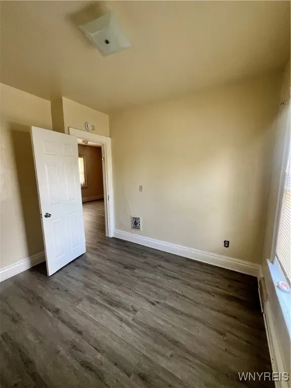 148 Riverside Avenue, Buffalo, New York 14207, Buffalo, New York 14207, 1 Bedroom Bedrooms, 3 Rooms Rooms,1 BathroomBathrooms,Residential Lease,For Rent,148 Riverside Avenue, Buffalo, New York 14207,B1622157