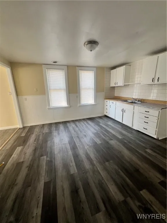 366 Curtiss Street, Buffalo, New York 14212, Buffalo, New York 14212, 2 Bedrooms Bedrooms, 4 Rooms Rooms,1 BathroomBathrooms,Residential Lease,For Rent,366 Curtiss Street, Buffalo, New York 14212,B1622161