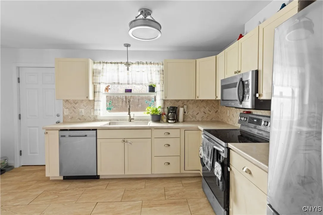 10830 Cosby Manor Road, Deerfield, New York 13502, Deerfield, New York 13502, 3 Bedrooms Bedrooms, 7 Rooms Rooms,3 BathroomsBathrooms,Residential,For Sale,10830 Cosby Manor Road, Deerfield, New York 13502,S1622156