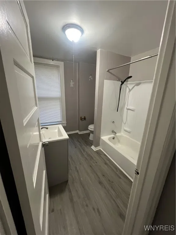 457 6th Street, Niagara Falls, New York 14301, Niagara Falls, New York 14301, 4 Bedrooms Bedrooms, 6 Rooms Rooms,1 BathroomBathrooms,Residential Lease,For Rent,457 6th Street, Niagara Falls, New York 14301,B1622182