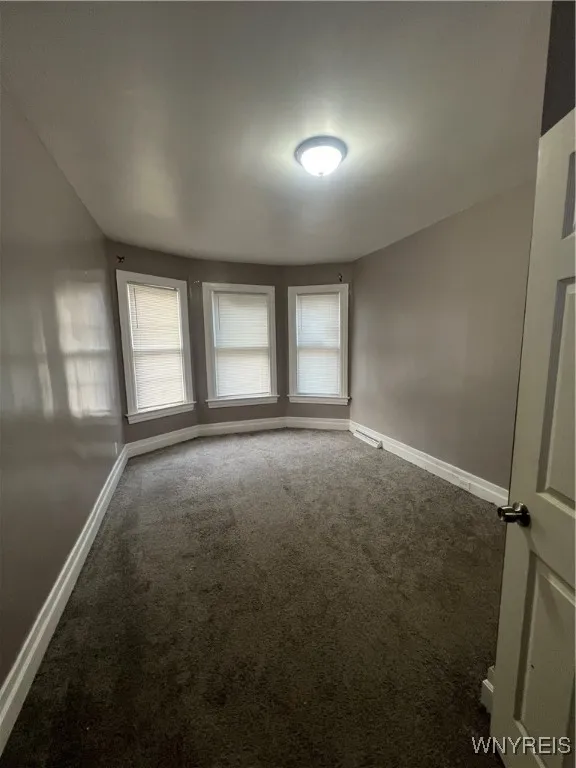 457 6th Street, Niagara Falls, New York 14301, Niagara Falls, New York 14301, 4 Bedrooms Bedrooms, 6 Rooms Rooms,1 BathroomBathrooms,Residential Lease,For Rent,457 6th Street, Niagara Falls, New York 14301,B1622182