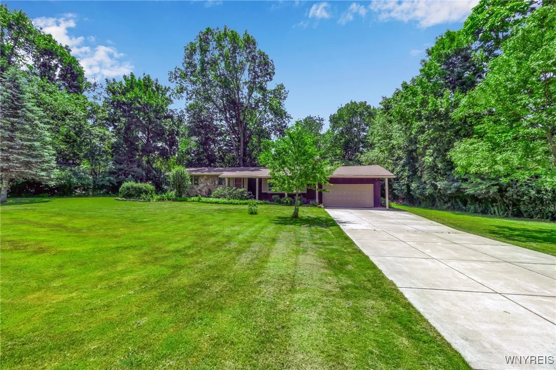 4770 Boncrest Drive East, Clarence, New York 14221, Clarence, New York 14221, 3 Bedrooms Bedrooms, 7 Rooms Rooms,1 BathroomBathrooms,Residential Lease,For Rent,4770 Boncrest Drive East, Clarence, New York 14221,B1621799