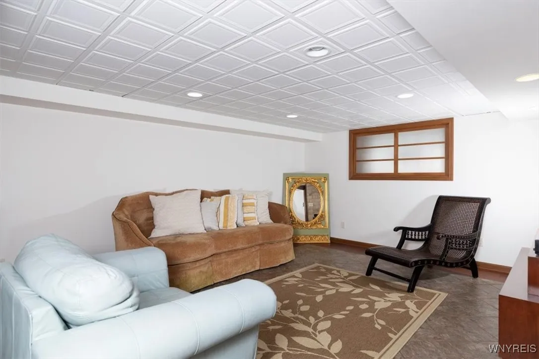 Basement recreation room