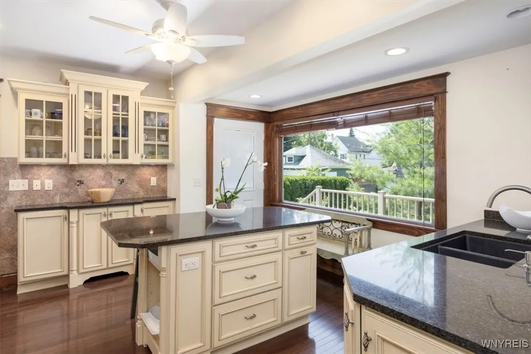 60 Parker Avenue, Buffalo, New York 14214, Buffalo, New York 14214, 5 Bedrooms Bedrooms, 12 Rooms Rooms,4 BathroomsBathrooms,Residential,For Sale,60 Parker Avenue, Buffalo, New York 14214,B1621623