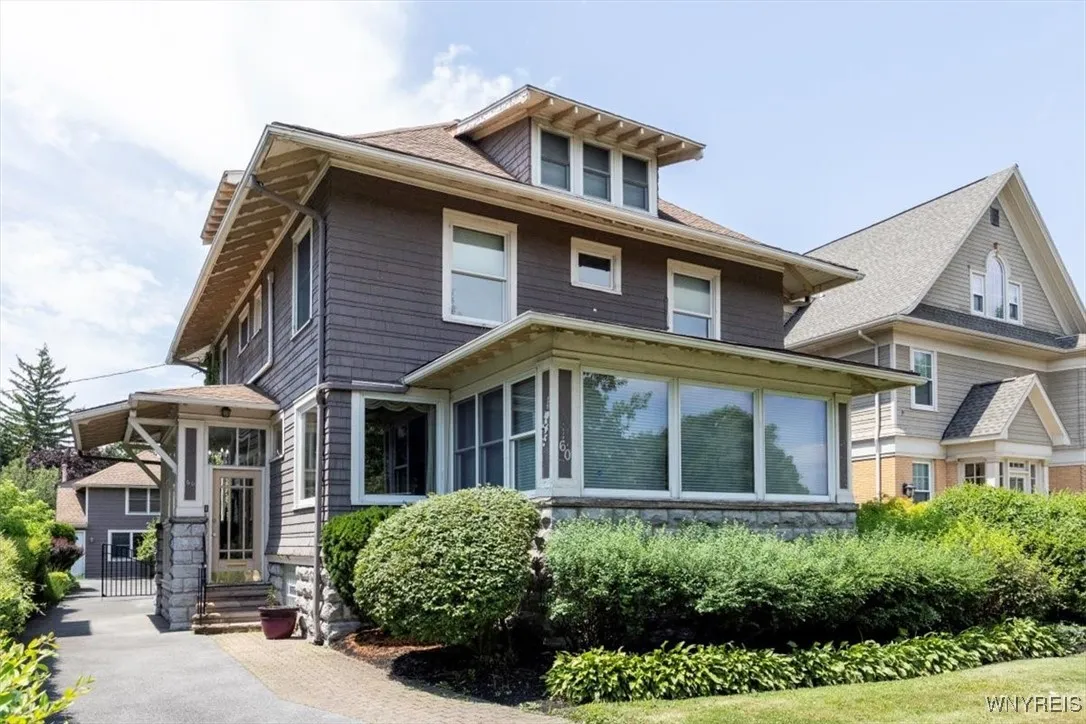 60 Parker Avenue, Buffalo, New York 14214, Buffalo, New York 14214, 5 Bedrooms Bedrooms, 12 Rooms Rooms,4 BathroomsBathrooms,Residential,For Sale,60 Parker Avenue, Buffalo, New York 14214,B1621623