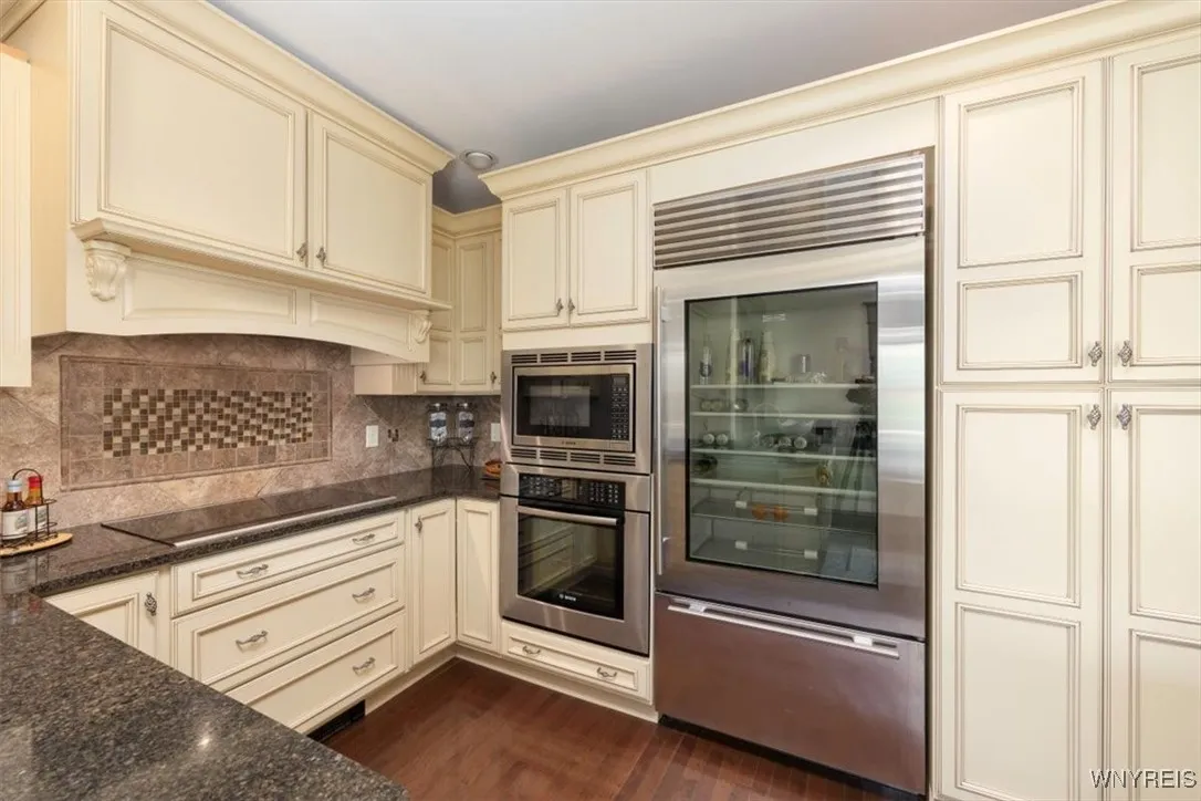 60 Parker Avenue, Buffalo, New York 14214, Buffalo, New York 14214, 5 Bedrooms Bedrooms, 12 Rooms Rooms,4 BathroomsBathrooms,Residential,For Sale,60 Parker Avenue, Buffalo, New York 14214,B1621623