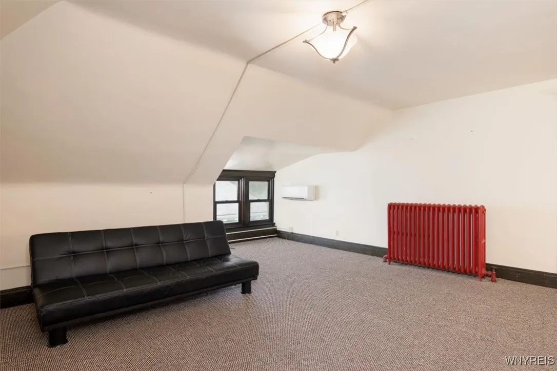 Third floor bedroom/ bonus room