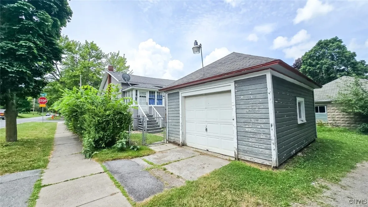 1137 Franklin Street, Watertown City, New York 136, Watertown City, New York 13601, 2 Bedrooms Bedrooms, 6 Rooms Rooms,1 BathroomBathrooms,Residential,For Sale,1137 Franklin Street, Watertown City, New York 136,S1622191