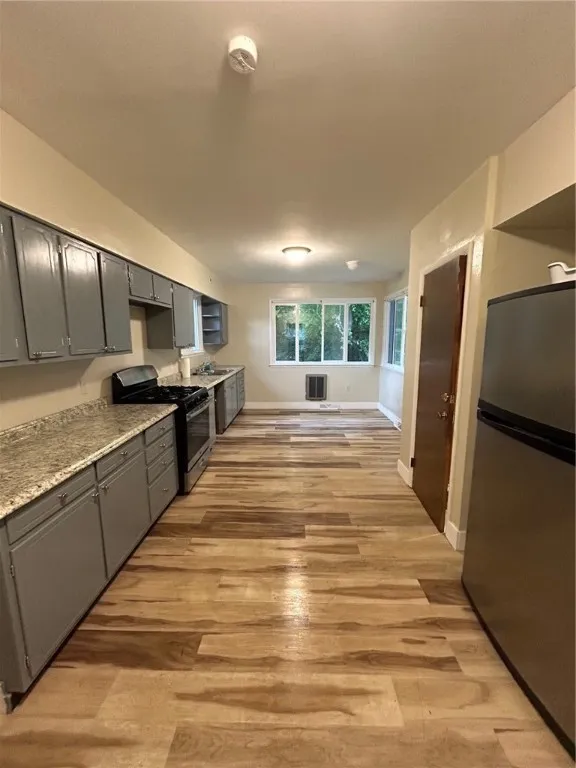 425 Highland Avenue, Rochester, New York 14620, Rochester, New York 14620, 3 Bedrooms Bedrooms, 8 Rooms Rooms,2 BathroomsBathrooms,Residential Lease,For Rent,425 Highland Avenue, Rochester, New York 14620,R1622193