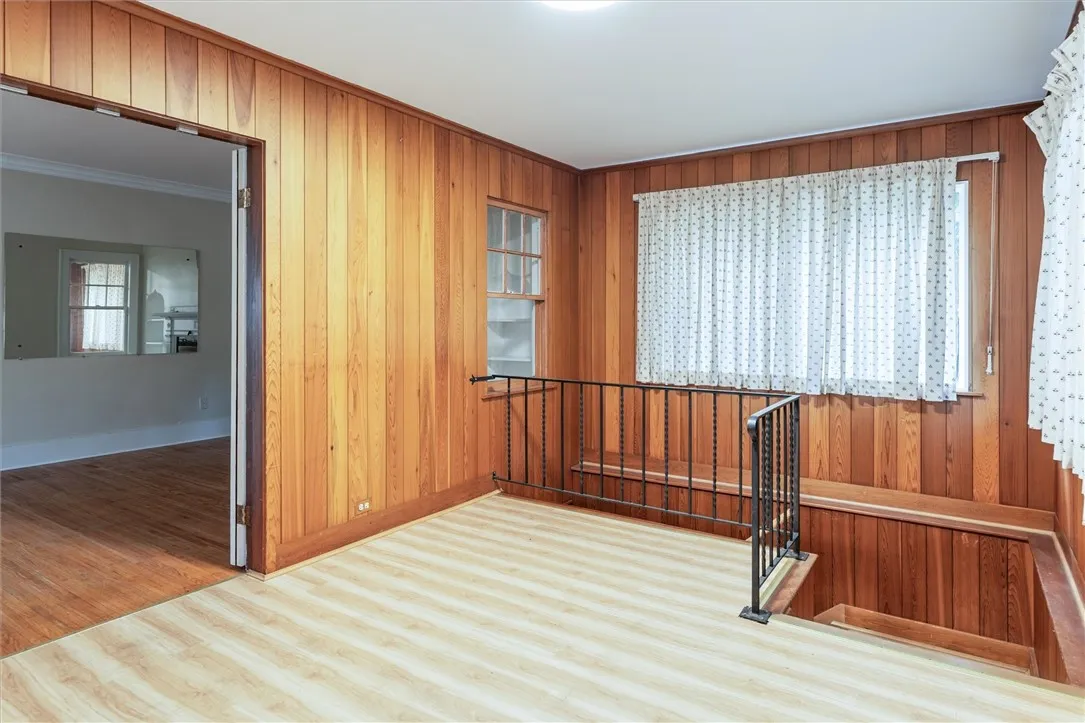 425 Highland Avenue, Rochester, New York 14620, Rochester, New York 14620, 3 Bedrooms Bedrooms, 8 Rooms Rooms,2 BathroomsBathrooms,Residential Lease,For Rent,425 Highland Avenue, Rochester, New York 14620,R1622193