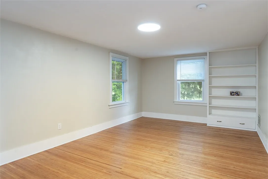 425 Highland Avenue, Rochester, New York 14620, Rochester, New York 14620, 3 Bedrooms Bedrooms, 8 Rooms Rooms,2 BathroomsBathrooms,Residential Lease,For Rent,425 Highland Avenue, Rochester, New York 14620,R1622193