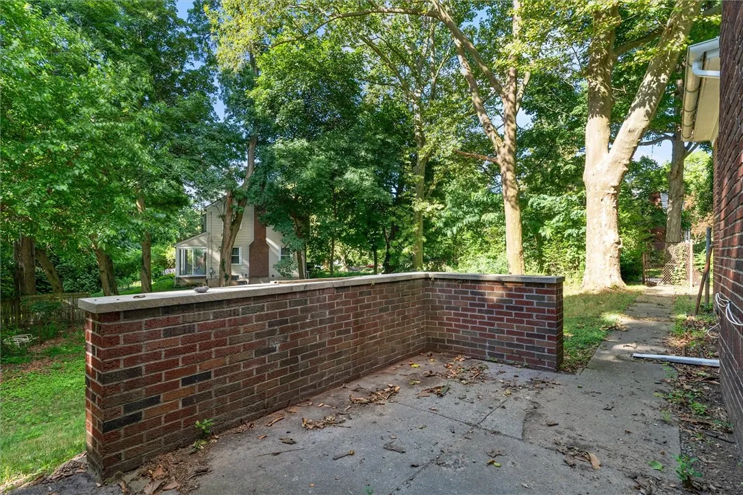 425 Highland Avenue, Rochester, New York 14620, Rochester, New York 14620, 3 Bedrooms Bedrooms, 8 Rooms Rooms,2 BathroomsBathrooms,Residential Lease,For Rent,425 Highland Avenue, Rochester, New York 14620,R1622193