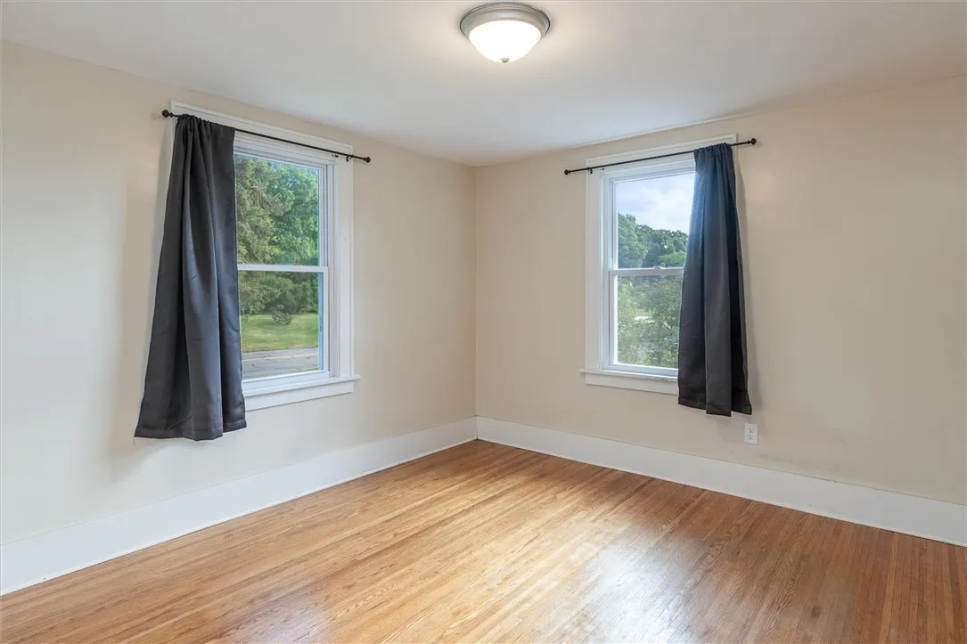 425 Highland Avenue, Rochester, New York 14620, Rochester, New York 14620, 3 Bedrooms Bedrooms, 8 Rooms Rooms,2 BathroomsBathrooms,Residential Lease,For Rent,425 Highland Avenue, Rochester, New York 14620,R1622193
