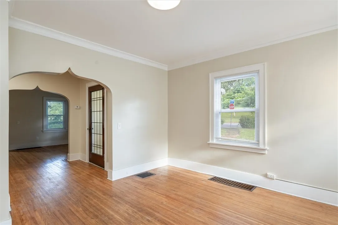 425 Highland Avenue, Rochester, New York 14620, Rochester, New York 14620, 3 Bedrooms Bedrooms, 8 Rooms Rooms,2 BathroomsBathrooms,Residential Lease,For Rent,425 Highland Avenue, Rochester, New York 14620,R1622193