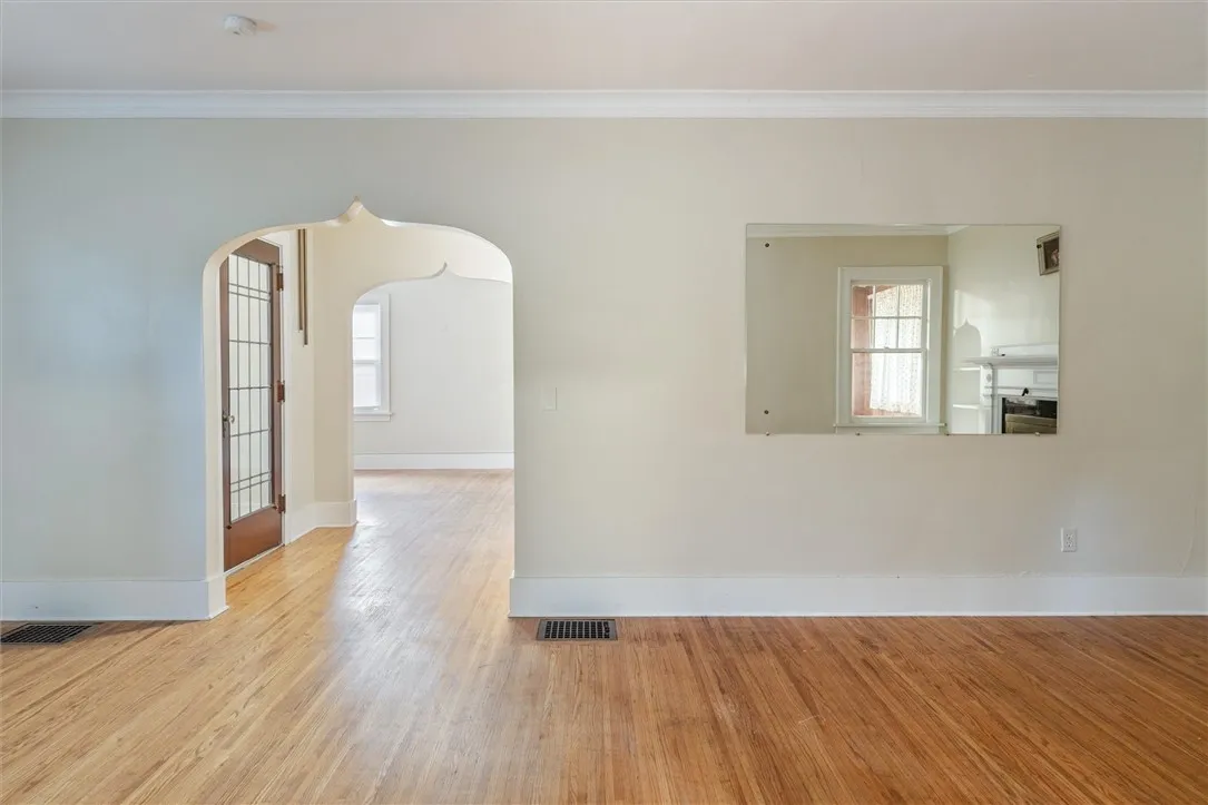 425 Highland Avenue, Rochester, New York 14620, Rochester, New York 14620, 3 Bedrooms Bedrooms, 8 Rooms Rooms,2 BathroomsBathrooms,Residential Lease,For Rent,425 Highland Avenue, Rochester, New York 14620,R1622193