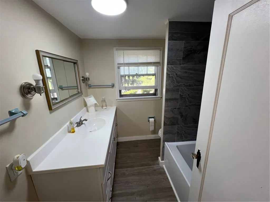 425 Highland Avenue, Rochester, New York 14620, Rochester, New York 14620, 3 Bedrooms Bedrooms, 8 Rooms Rooms,2 BathroomsBathrooms,Residential Lease,For Rent,425 Highland Avenue, Rochester, New York 14620,R1622193