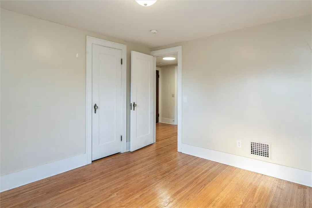 425 Highland Avenue, Rochester, New York 14620, Rochester, New York 14620, 3 Bedrooms Bedrooms, 8 Rooms Rooms,2 BathroomsBathrooms,Residential Lease,For Rent,425 Highland Avenue, Rochester, New York 14620,R1622193