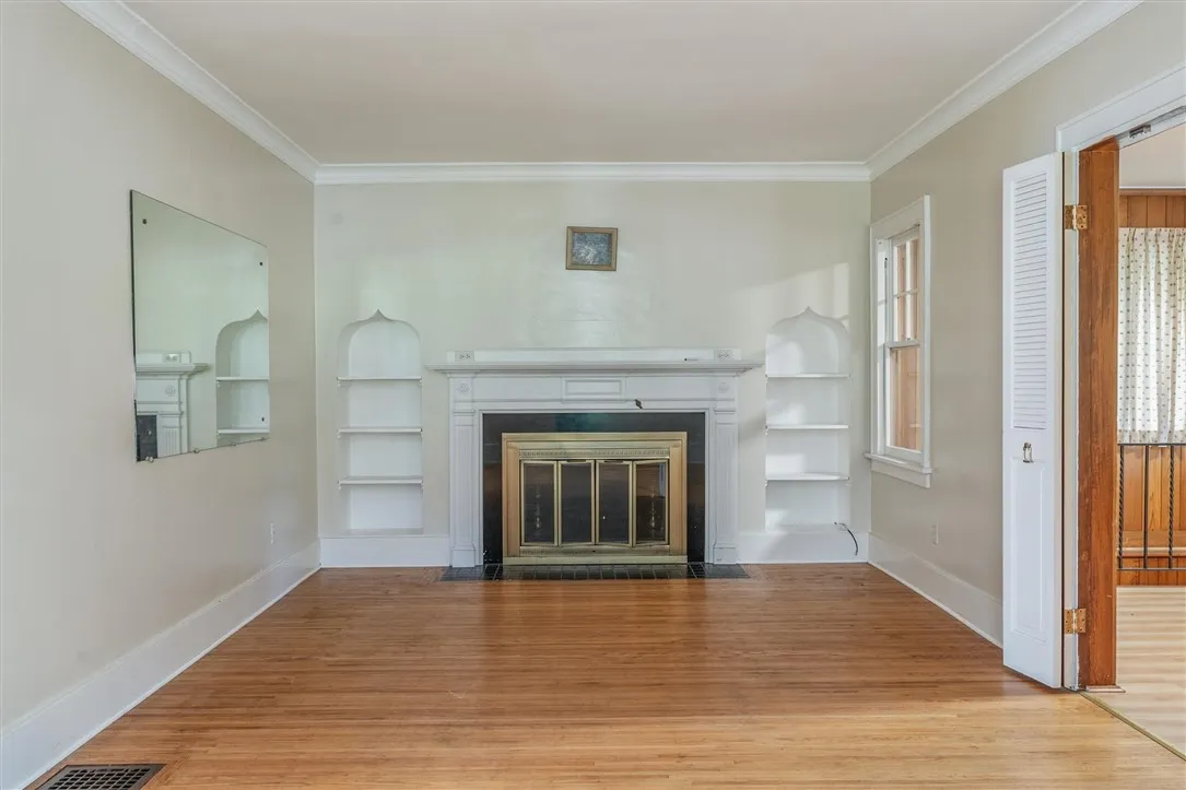 425 Highland Avenue, Rochester, New York 14620, Rochester, New York 14620, 3 Bedrooms Bedrooms, 8 Rooms Rooms,2 BathroomsBathrooms,Residential Lease,For Rent,425 Highland Avenue, Rochester, New York 14620,R1622193