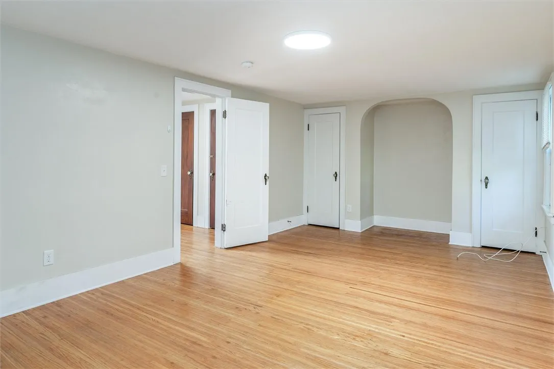 425 Highland Avenue, Rochester, New York 14620, Rochester, New York 14620, 3 Bedrooms Bedrooms, 8 Rooms Rooms,2 BathroomsBathrooms,Residential Lease,For Rent,425 Highland Avenue, Rochester, New York 14620,R1622193