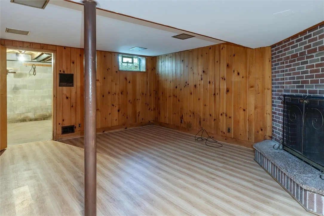425 Highland Avenue, Rochester, New York 14620, Rochester, New York 14620, 3 Bedrooms Bedrooms, 8 Rooms Rooms,2 BathroomsBathrooms,Residential Lease,For Rent,425 Highland Avenue, Rochester, New York 14620,R1622193