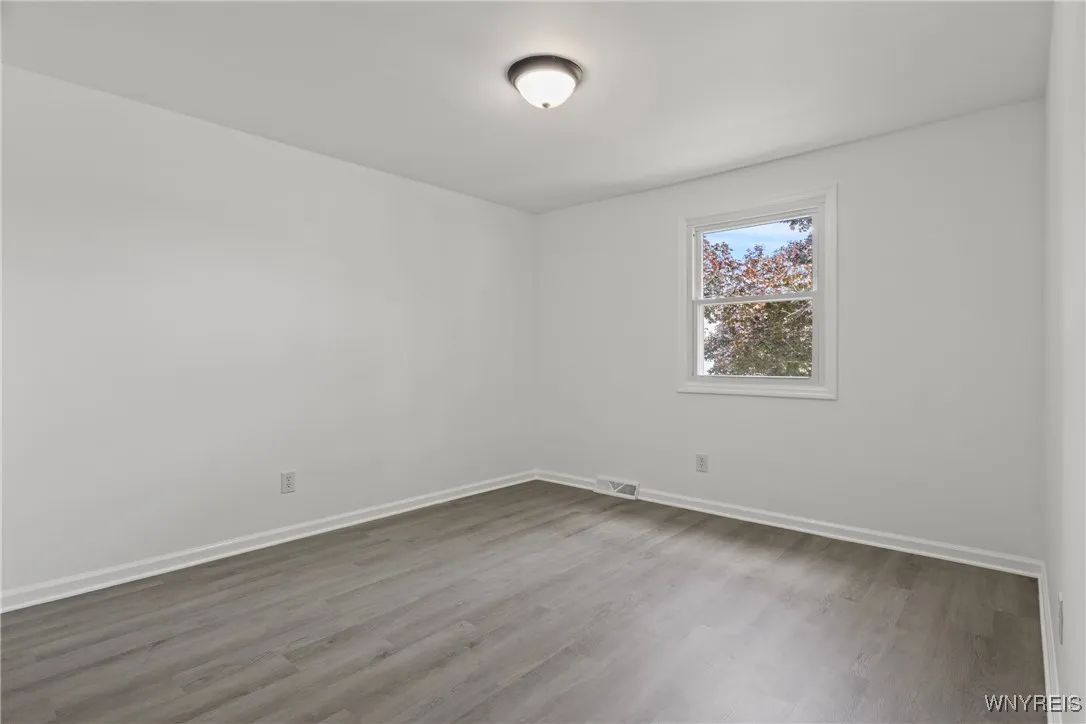 1415 100th Street, Niagara Falls, New York 14304, Niagara Falls, New York 14304, 3 Bedrooms Bedrooms, 7 Rooms Rooms,1 BathroomBathrooms,Residential,For Sale,1415 100th Street, Niagara Falls, New York 14304,B1621794