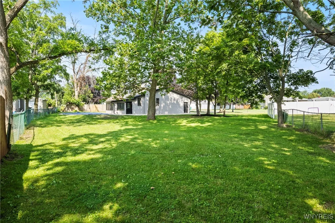 1415 100th Street, Niagara Falls, New York 14304, Niagara Falls, New York 14304, 3 Bedrooms Bedrooms, 7 Rooms Rooms,1 BathroomBathrooms,Residential,For Sale,1415 100th Street, Niagara Falls, New York 14304,B1621794